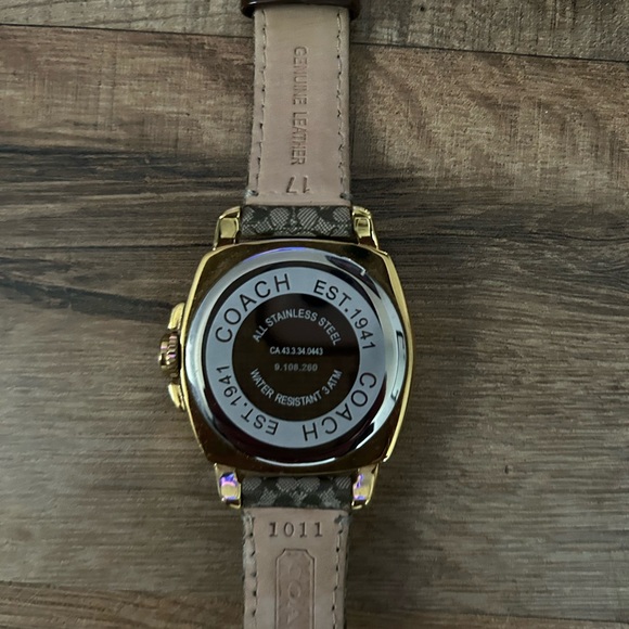 Coach Signature Logo Watch - Picture 5 of 8